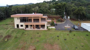 Casa de paz en la montaña